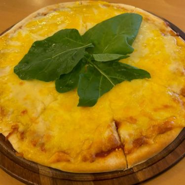 Dört Peynirli Pizza 30 cm + Fanta görseli