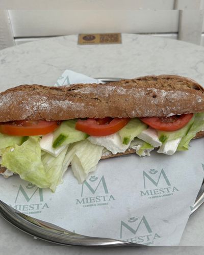 Tam Tahıllı Beyaz Peynirli Sandviç görseli